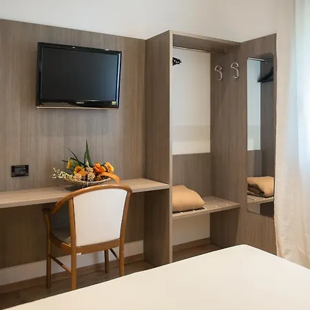 Отель Grappolo D'oro 3*